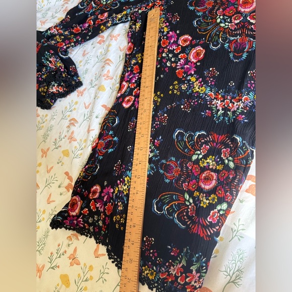 Patrons of Peace black floral wide leg crop jumpsuit size medium - Picture 12 of 15